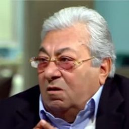 Farouq Falawkas - Auntie Faransa演員 飾演