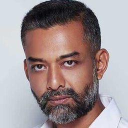 特嘎·薩里亞 飾演 Rendra