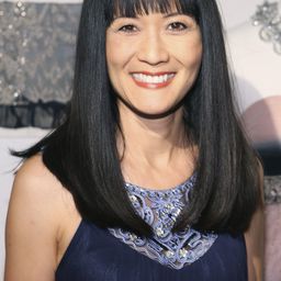 Suzanne Whang - 魔間行者演員 飾演Mother