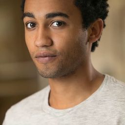 史蒂芬·魯芬 飾演 Jarrett