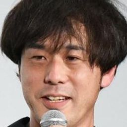 狩山俊輔 - 春心萌動的老屋緣廊導演