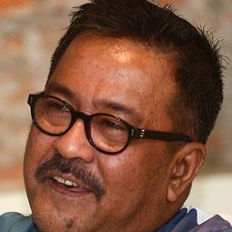 拉諾·卡諾 飾演 Doel