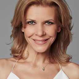 Judit Schell 飾演 Krisztina, Dávid's mom