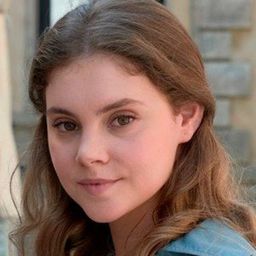 艾兒薇拉·卡瑪洛恩 飾演 Sara