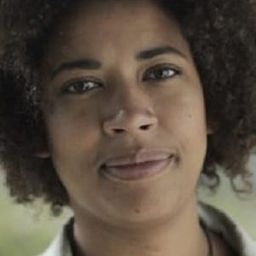 Amy Black Ndiaye 飾演 Bente