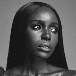 安娜迪奥普 飾演 Narciss Gully