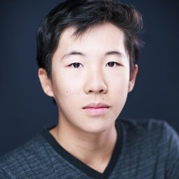 Trystan Go 飾演 Marcus Chambers