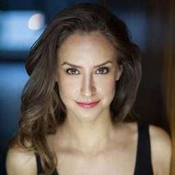 Barbara Patrick 飾演 Candy