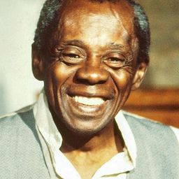 Grande Otelo 飾演 Station Master