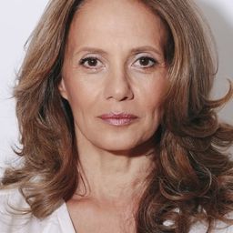 Sofija Kunovska 飾演 Samira's Mother