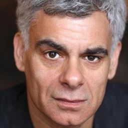 Mark Lockyer 飾演 Paddy