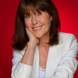 Elisabeth Sladen 飾演 Herself