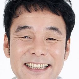 肥後克広 - 要聽神明的話演員 飾演Kokeshi (voice)