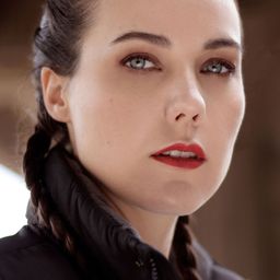 Taylor Anne Reid 飾演 Clara Gibson