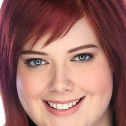 Dominique Lalonde 飾演 Jackie