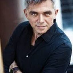 勞倫特．佩利 - Jules César導演