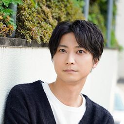 鈴木裕樹 飾演 