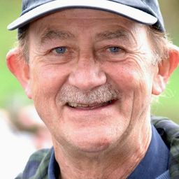 Paul Young 飾演 Mr Clouston