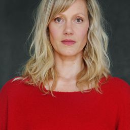 Anna Schudt 飾演 Cora Hartmann