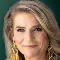 Pirkko Hämäläinen 飾演 Weckström (voice)