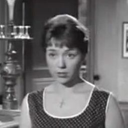 Nicole Chollet 飾演 Marthe