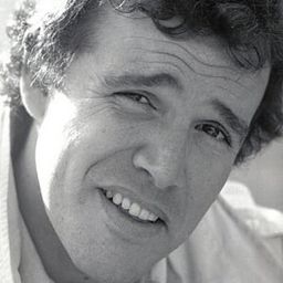 Pietro Brambilla 飾演 Detective