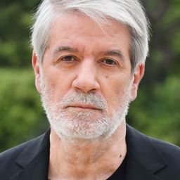 Filippos Sofianos 飾演 Aristotelis Haramis