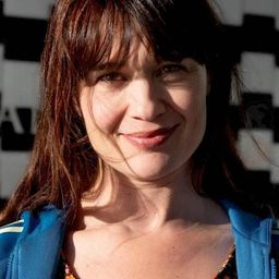 Tine Van den Wyngaert 飾演 Sabrina