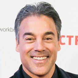 Lauro Chartrand - 猿人爭霸戰：猩凶巨戰演員 飾演Look Out Ape