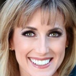 Leanne Suter - 偷天駭客演員 飾演Chicago News Reporter