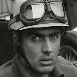 Luigi Musso 飾演 Self