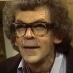 Gaétan Labrèche 飾演 Me Mayer