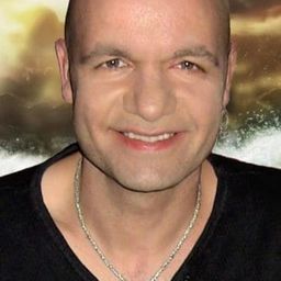 Björn Pankratz - 離線：挑戰下一關演員 飾演Raidleiter