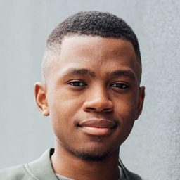 Thamela Mpumlwana - 北國流浪之心演員 飾演Miles