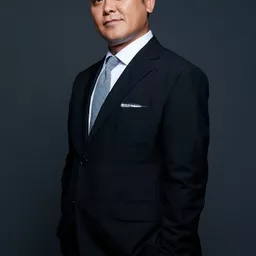 有田哲平 飾演 