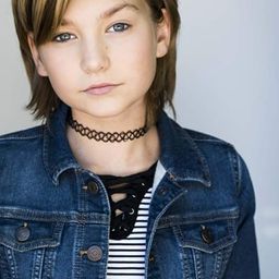 安娜・尼奧斯基 飾演 Kayla