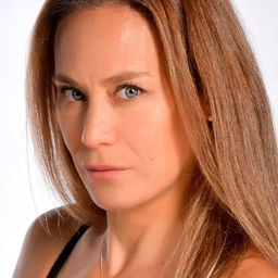 Viviana Rodríguez 飾演 Amalia