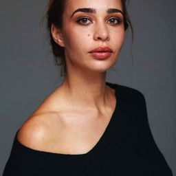 Camille Dugay Comencini 飾演 Benny