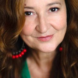 瑪門·達奇 飾演 Jueza