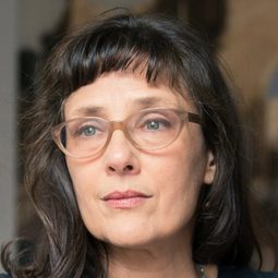 蕾貝卡·米勒 - 她來到我身邊導演