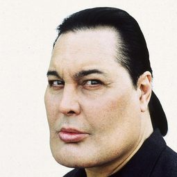 Robert Z'Dar 飾演 Harvey Seth