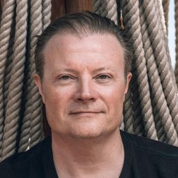 Kari Hietalahti - 馴鹿大冒險：響鹿飛飛演員 飾演Armas / Tervas / Puhelintonttu (voice)