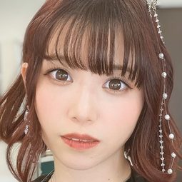 Asaka 飾演 