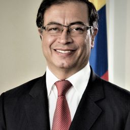 Gustavo Petro - 失落的孩子：亞馬遜空難奇蹟演員 飾演Self - President of Colombia (Archival Footage)