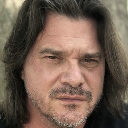 傑森·卡佛利爾 - 奪命狂呼 6演員 飾演Clerk