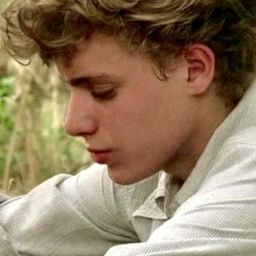 Cyr Boitard 飾演 Luc