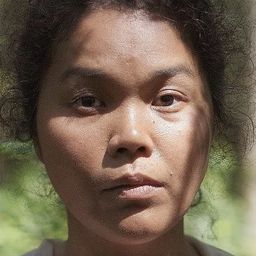 法拉·阿哈邁德 飾演 Nadia