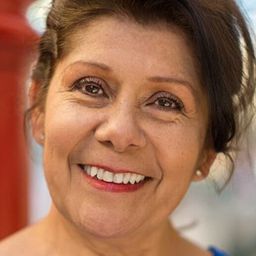 薇薇絲·克倫貝提 飾演 Madame Cleo