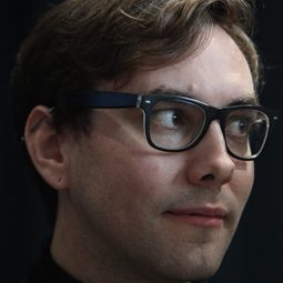Jacob Appelbaum 飾演 Self