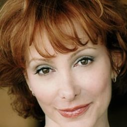 Jill Jacobson - 雙妹奪郎記演員 飾演Jessie